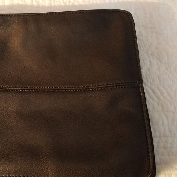 Black Leather Fossil Messenger Bag - 8 1/2" x 11" - Picture 5 of 9